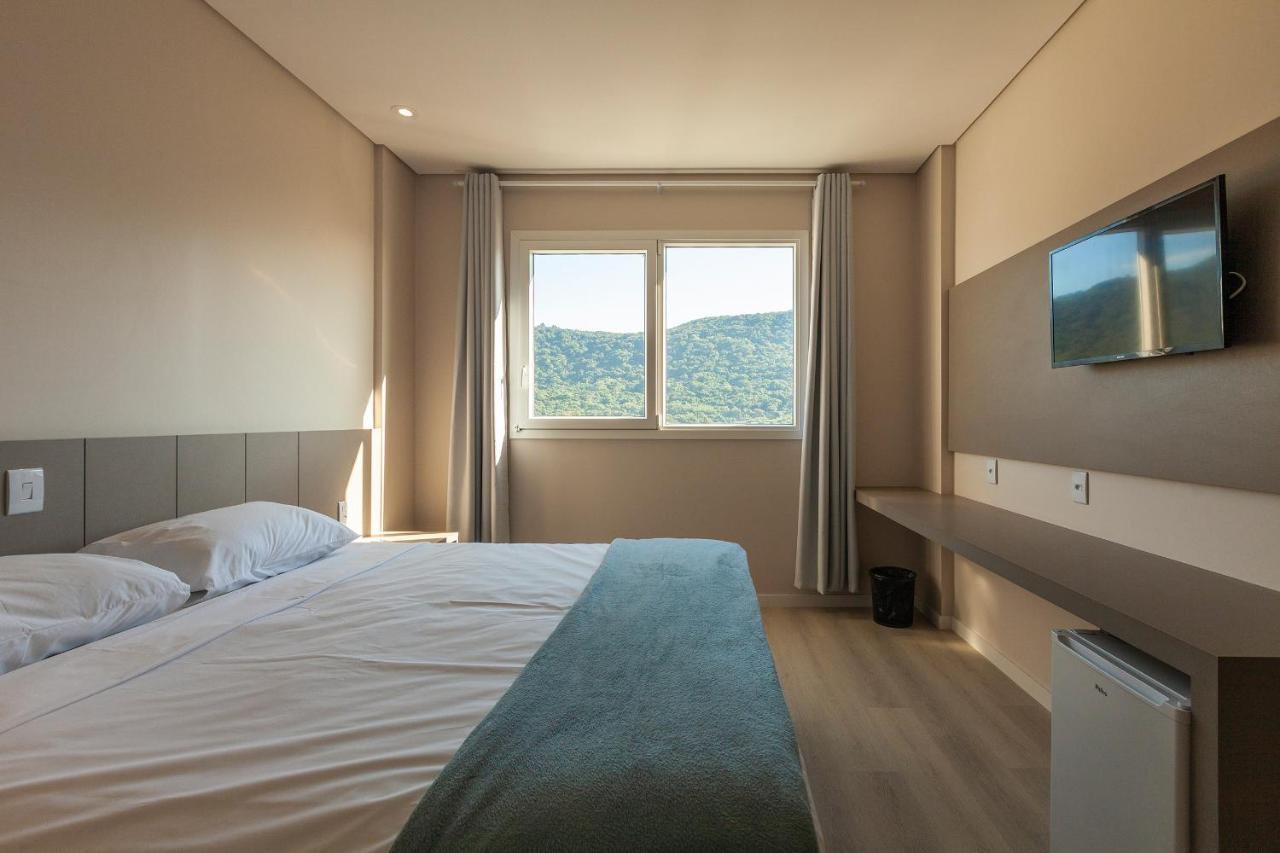 Tri Executive Hotel 3*