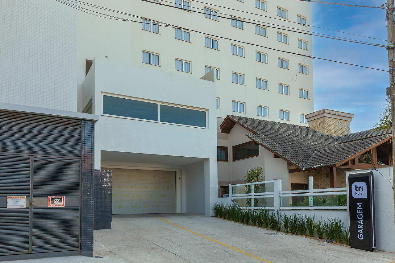 Tri Executive Hotel 3*